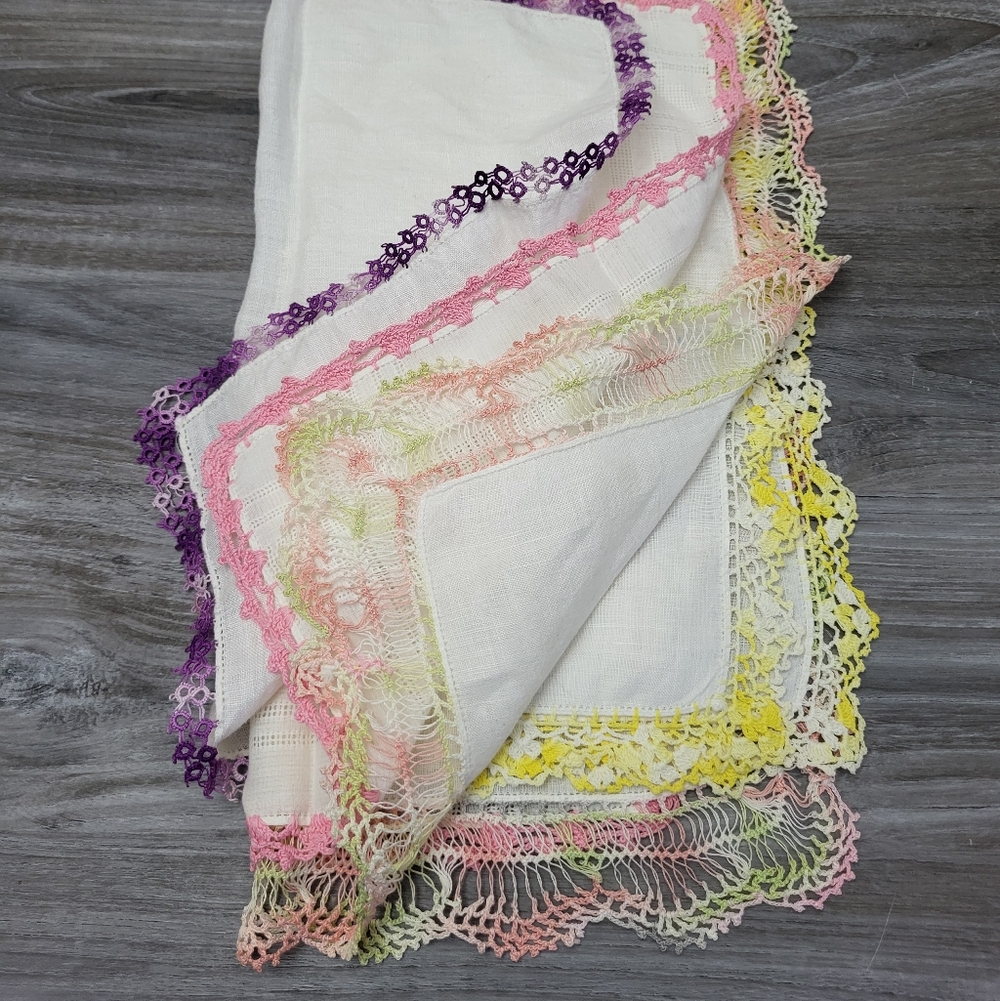 Vintage Cotton Handkerchieves Set Of 4 Crochet Lace Trim MCM - Picture 1 of 8
